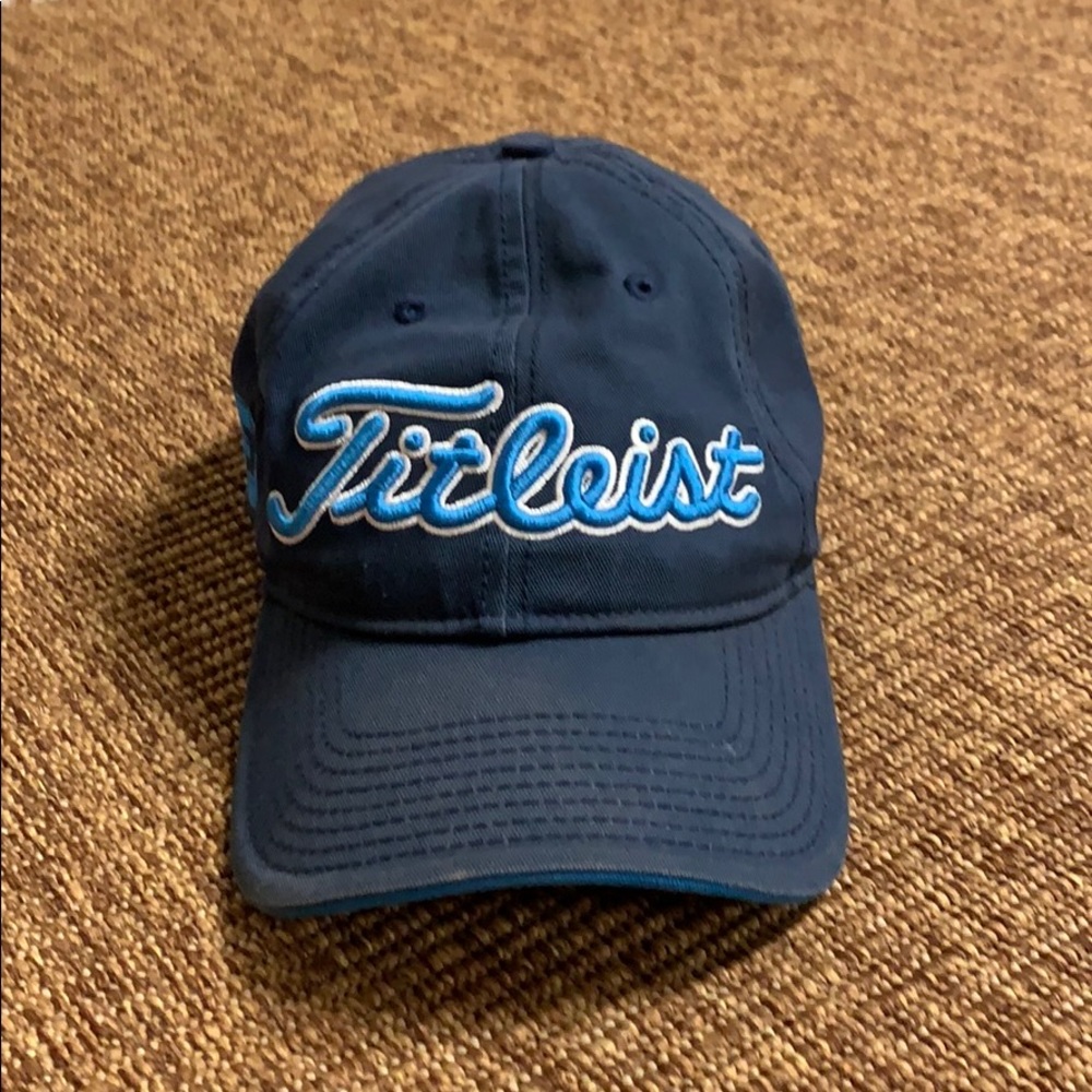 TITLEIST NAVY AND BABY BLUE ADJUSTABLE HAT